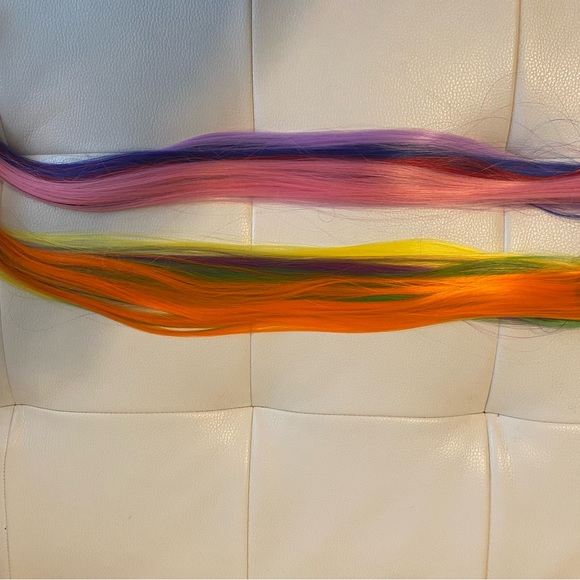 24” Long 8 Different color Hair Extensions - Picture 6 of 7